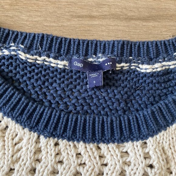 GAP Open Knit Sweater in Navy & Beige - Picture 4 of 7